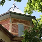 Chateau De Liviere * קאלביסון