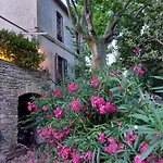 Chateau De Liviere 빌라 칼비송