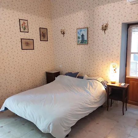 Chateau De Liviere فيلة كالفيسون